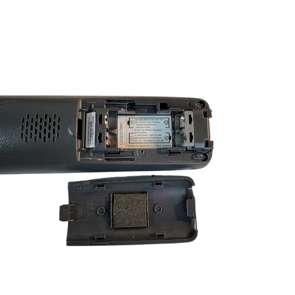 Panasonic 6.0 KX-TG4022 Expandable Digital Cordless Andwering System - Picture 8 of 14